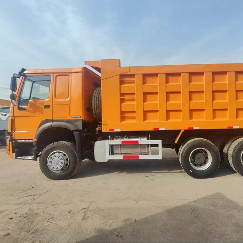 Howo a utilisé des camions à benne basculante bon marché 6 × 4 