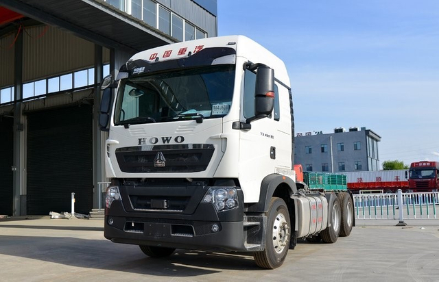 Pièces de rechange utilisées du camion tracteur 375HP Sinotruk HOWO tracteur de camion utilisé Sinotruk à vendre