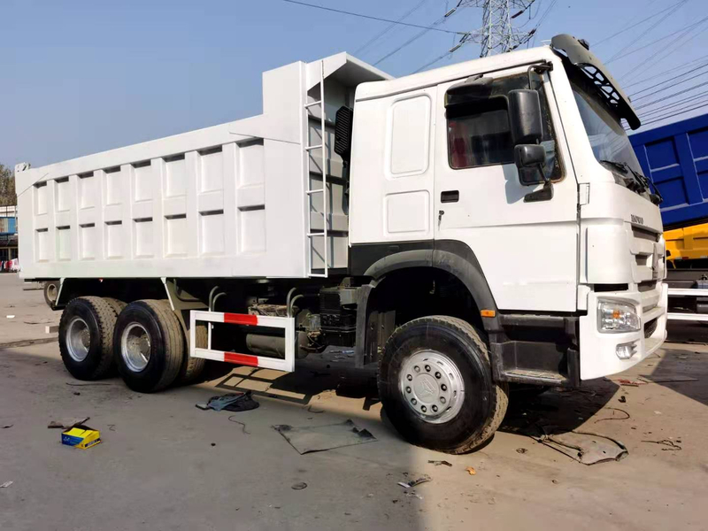 Nouveau camion à benne basculante résistant Sinotruk howo 6X4 371hp à vendre