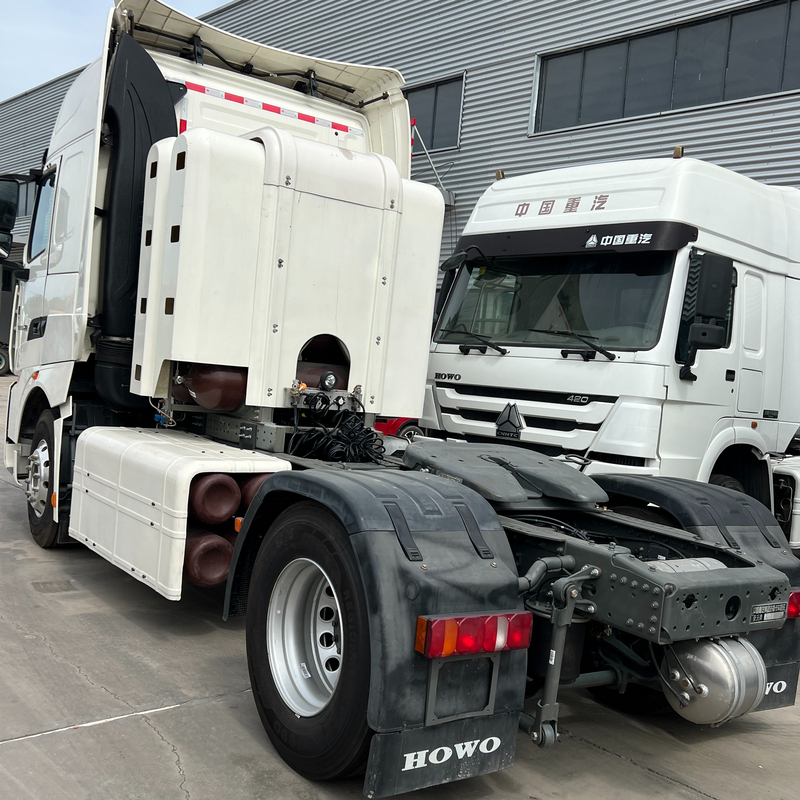 Camions tracteurs Howo 6 × 4 à vendre