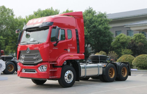 Petit camion tracteur de chantier robuste