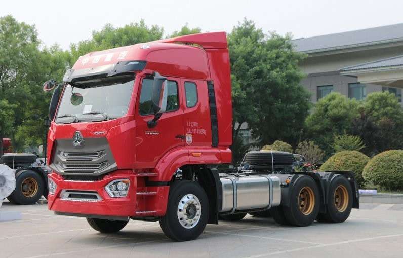 Pièces de rechange utilisées du camion tracteur 375HP Sinotruk HOWO tracteur de camion utilisé Sinotruk à vendre