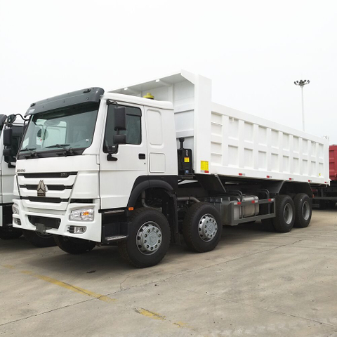 Camions-bennes à quatre essieux à vendre