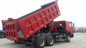 Camions à benne basculante Sinotruck HOWO8X4 robustes de 20 tonnes 30t à vendre au Zimbabwe