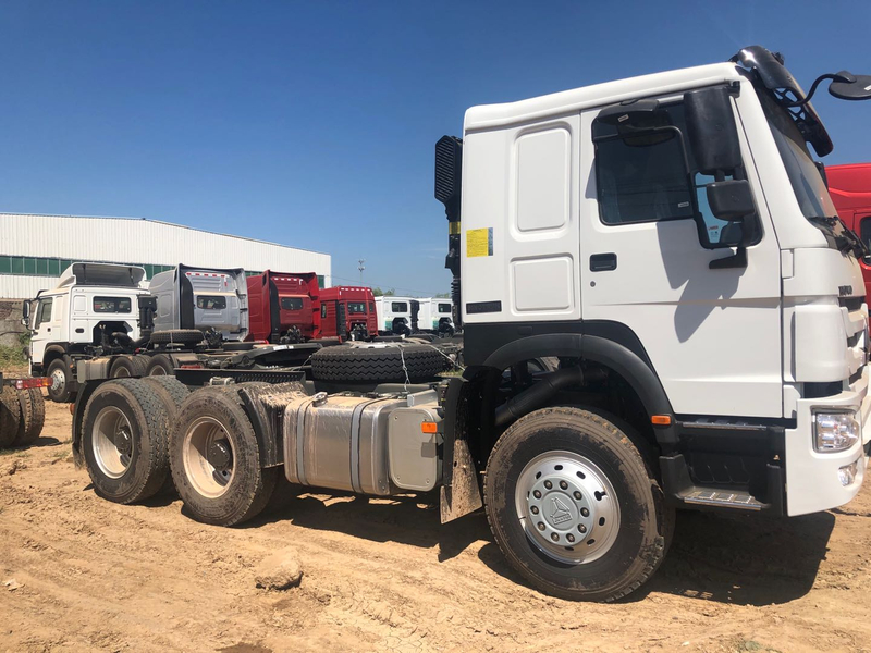 Luen haute qualité Sinotruk Howo 10 roues 40T 6*4 nouvelle tête de camion tracteur à vendre