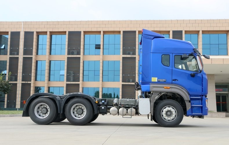 HOWO a utilisé le camion 6x4 4x4 camion de transport utilisé camion Dumper utilisé remorque à vendre