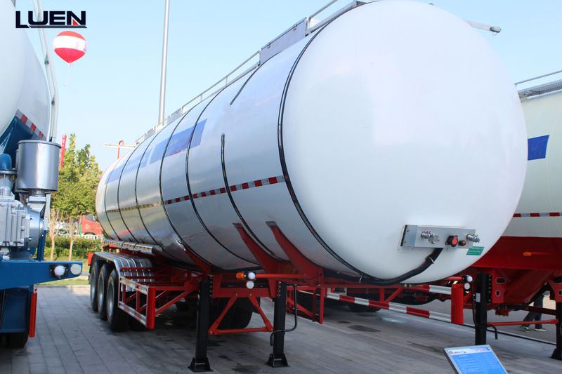 Remorque de réservoir de carburant diesel en acier au carbone de 60 tonnes