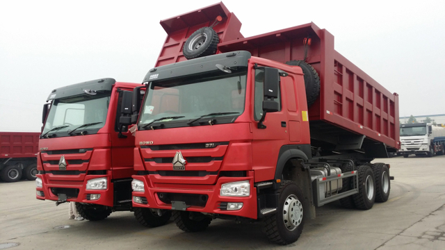 Camions à benne basculante Sinotruck HOWO8X4 robustes de 20 tonnes 30t à vendre au Zimbabwe