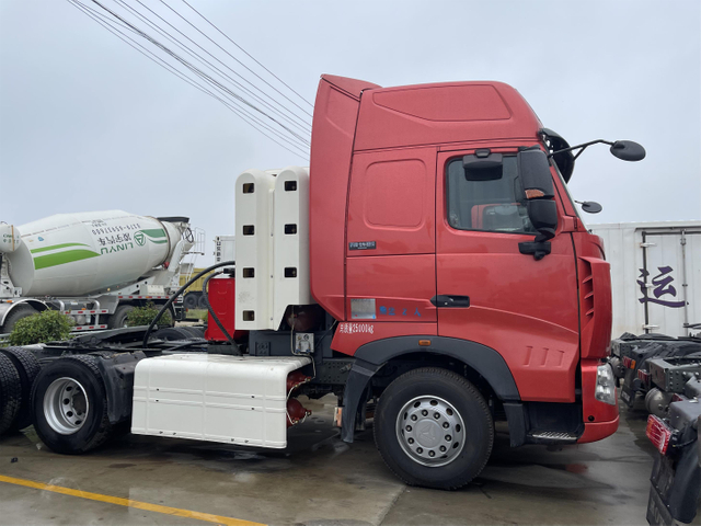 Le GNC résistant de GNL de SINOTRUK de Sitrak Cng a utilisé le tracteur de C7H 430hp 460hp 6x4