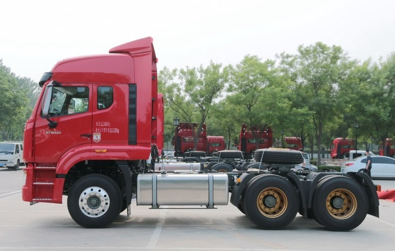 HOWO a utilisé le camion 6x4 4x4 camion de transport utilisé camion Dumper utilisé remorque à vendre