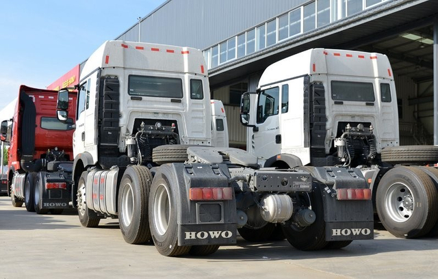 Pièces de rechange utilisées du camion tracteur 375HP Sinotruk HOWO tracteur de camion utilisé Sinotruk à vendre